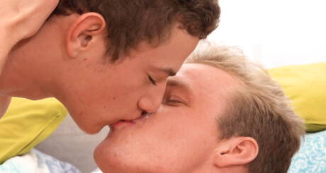 兩名捷克肌肉男 Yannis Paluan 和硬漢 Jens Christensen 進行激烈的同性戀行為