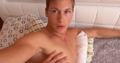 Le beau mec hongrois Joel Birkin et le beau gosse tchèque Marcel Gassion dans une sodomie torride