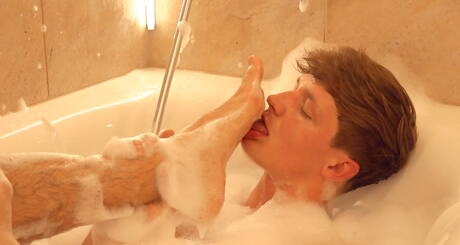 Belami Online: Well-built Jamie Eliot and strongman Kristian Bresson sucking and fucking each other in bath