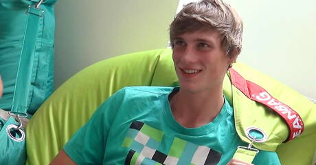 硬漢Ashton Montana和粗壯的Cristiano Cruzo在戶外吸吮後操屁股