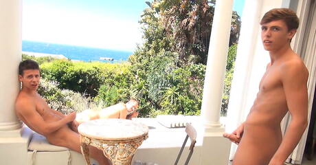 性感的兄弟 Peter Annaud、Justin Saradon 和 Jordan Faris 在戶外操屁股