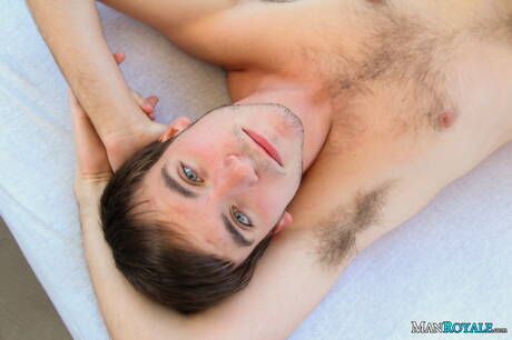 Les mecs américains chauds et forts Tyler Saint et le gars husky Aaron Slate ont une bonne relation sexuelle