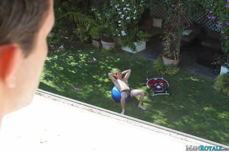 Die netten amerikanischen Freunde Devin Dixon und Colby Chambers haben draußen heißen Pärchensex