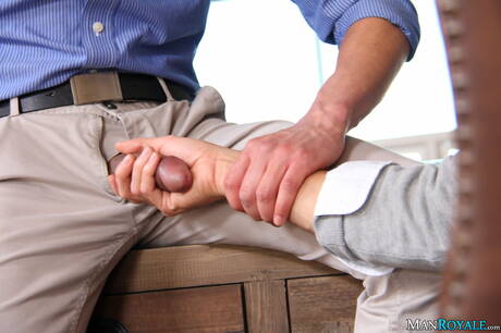 Husky guy Jaimie Del Rey and american tough guy Fx Rios fuck after blowjob