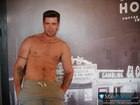 Hot americans, hunk Trenton Ducati and bodybuilder Seth Santoro fuck ass after sucking