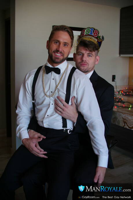 Man Royale: Sexy americans, stud Wesley Woods and strongman Connor Halsted in hard anal sex