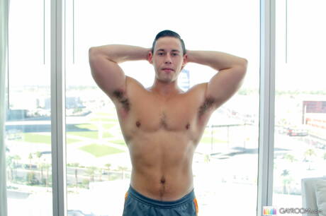 Der harte Kerl Erik Andrews und der kräftige Tobias in heißer homosexueller Action