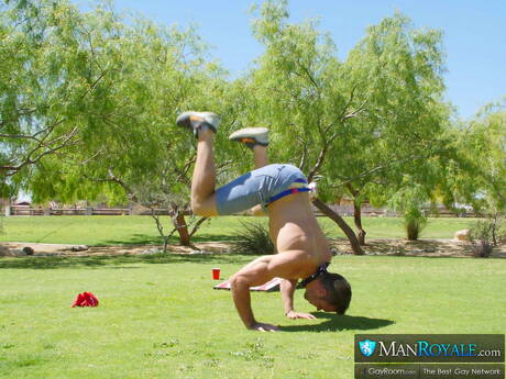 Well-built Aiden Hart and american beefcake Alex Mecum fuck ass after sucking cock outside