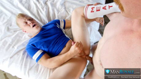 Il muscoloso americano Leo Luckett e il bel ragazzo Nate Stenson in un bollente sesso anale