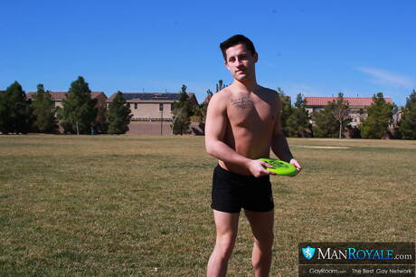 Der junge Amerikaner Vincent James und der Hengst Alex Gray haben sich draußen gegenseitig geknallt