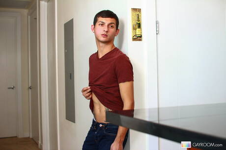 Les mecs sexy Billie Ramos, Davey Anthony et Josh Nelson dans une action de baise anale à trois torride