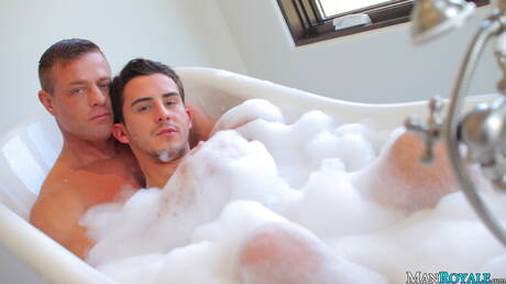 Man Royale: Hot americans, muscular Tyler Saint and twink Devin Dixon in hot ass fuck action in bath