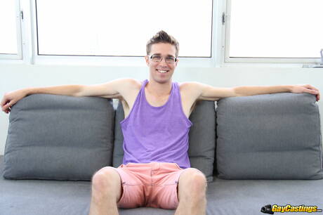 Gay Castings: Lo stallone Luke si scopa il culo dopo averlo succhiato