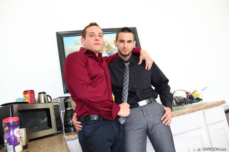 American well-built Dylan Roberts fuck ass after sucking in kitchen