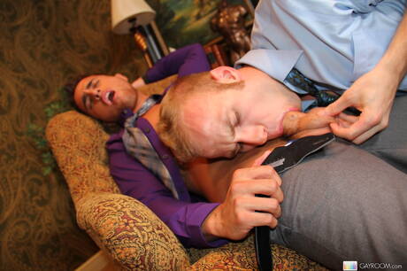 Łaciński przystojniak Bryce Star ssie i rucha chłopaka