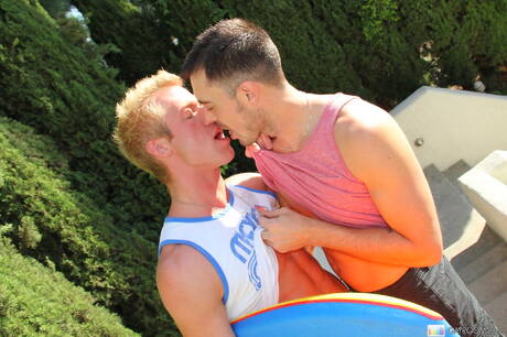 Canadian husky guy Christopher Daniels fuck ass after blowjob outdoor