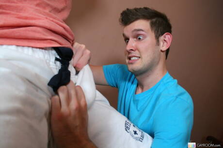 Il bel Greg Stanton succhia e scopa il ragazzo