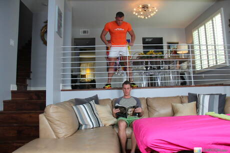 Gayroom: American strongman Trace Kendall fuck after dick sucking