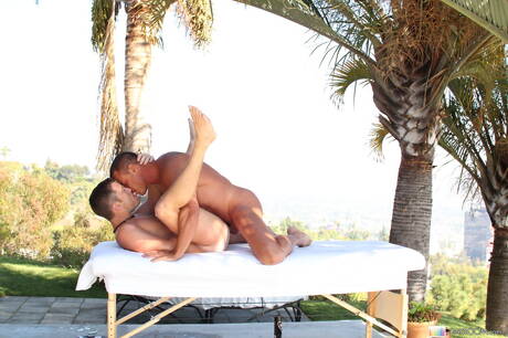 American superstud Boston Miles fuck after blowjob outside