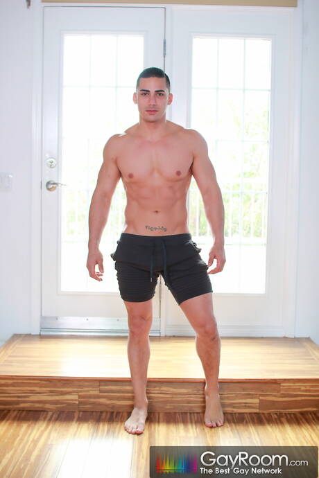 Massage Bait: Two american dudes beefcake Topher Dimaggio and beefy Jordan Boss sucking and fucking each other