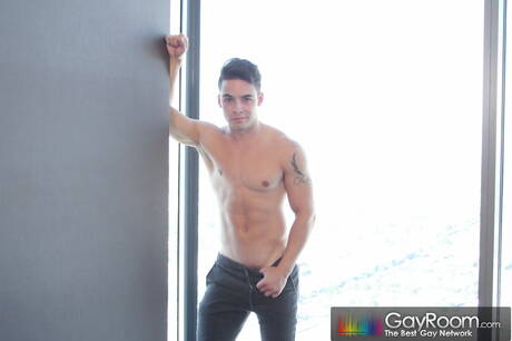 Husky guy Ollie and tough guy Jackson Reed fuck ass after sucking in bath