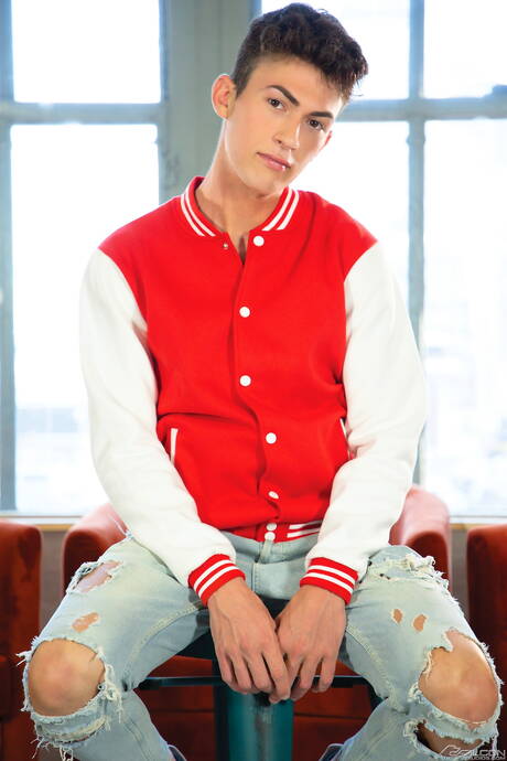 Falcon Studios: Stud Tristan West and tough guy Brad Connors fuck after dick sucking