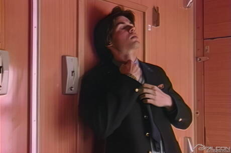 El galán Eugen Kalman en una escena de mamada