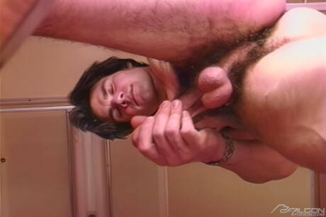 El galán Eugen Kalman en una escena de mamada