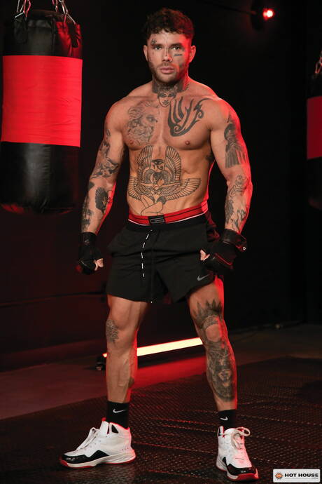 Der muskulöse Amerikaner Vincent Oreilly und der starke Mann Joel Hart haben es miteinander getrieben