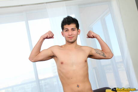 Hunky guy Ethan Travis fuck ass after sucking cock