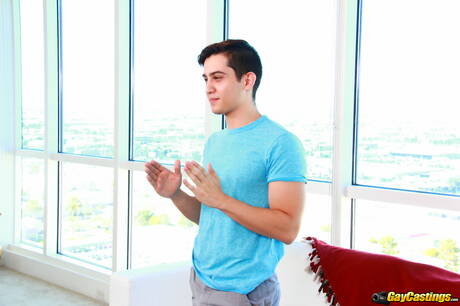 Der attraktive Latino Jacob Ladder bei einem heißen Arschfick mit Fisting