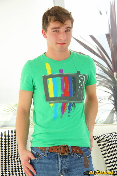 Beefy Daniel sucking and screwing the boy outside