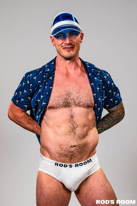 Nice american boys bull Derek Kage and beefy Devin Franco in hot ass fuck action outside