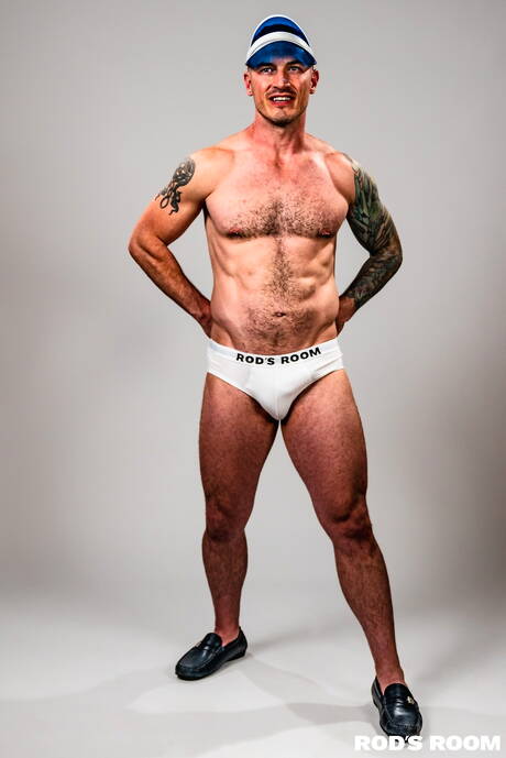 Nice american boys bull Derek Kage and beefy Devin Franco in hot ass fuck action outside