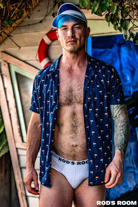 Nice american boys bull Derek Kage and beefy Devin Franco in hot ass fuck action outside