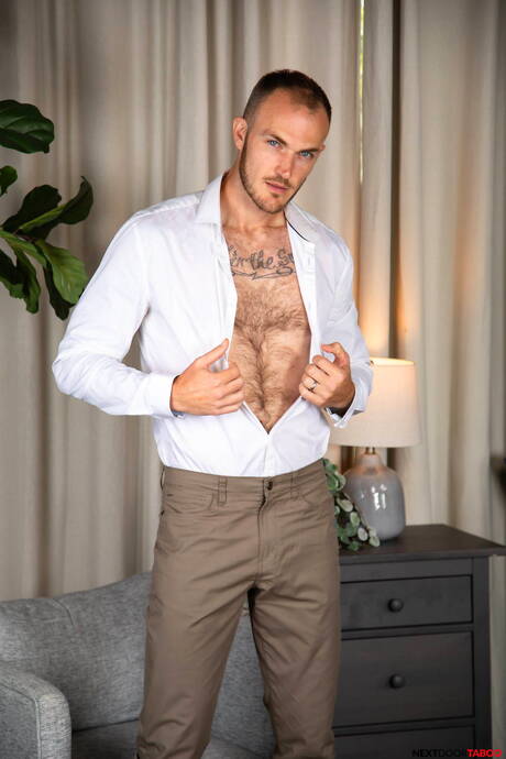 ホットな仲間クリスチャン・ワイルド、トレバー・ハリス、デス・イレズのホットな3Pアナルセックス