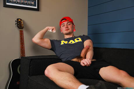 Schaamteloze jongens Masyn Thorne, Nico Coopa en Kyle Fletcher beleven een triootje