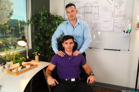 Der amerikanische Muskelprotz Derek Kage und der harte Kerl Damian Night haben sich gegenseitig geknallt