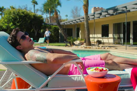 Gli americani più sexy, il super stallone Dakota Payne e il muscoloso Devin Franco fanno sesso anale in piscina