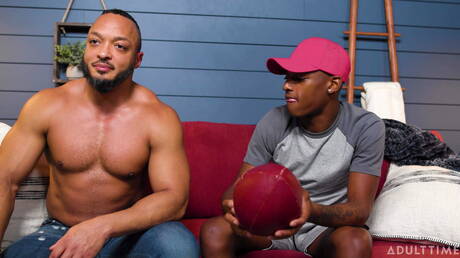 Amerykańskie gwiazdy, muskularny Ty Santana i przystojny Dillon Diaz uprawiają gorący seks
