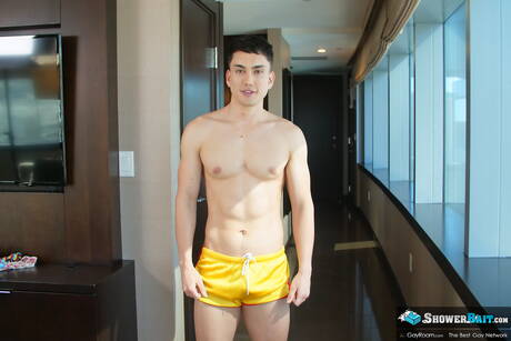 Shower Bait: Hot american dudes stud Trevor Laster and young boy Marcus Tresor fuck after blowjob