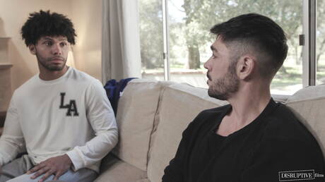 Amerykański twardziel Nico Coopa i przystojny Tony Genius uprawiają międzyrasowy seks