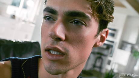 El supersemental Lawson James y el semental Nick Floyd tienen un buen sexo en la cocina