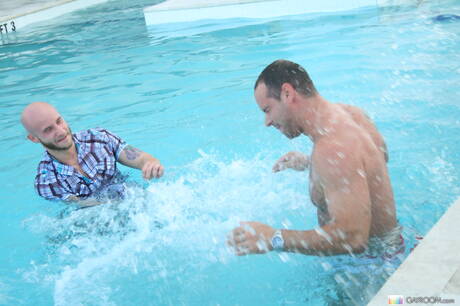 American beefcake Drake Jaden sucking and screwing the boy in the pool