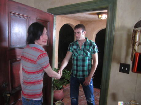 Damn Thats Big: American beefy Matthew Singer fuck ass after sucking cock