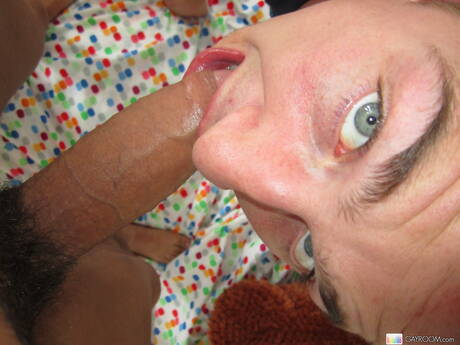 O gostoso do Dayton Oconner chupando e transando com o garoto