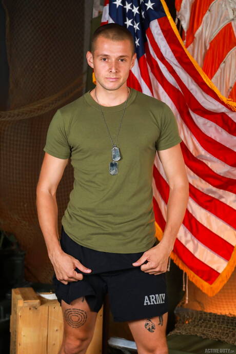 American muscular Niko Carr and husky guy Vince Vega have a good anal sex