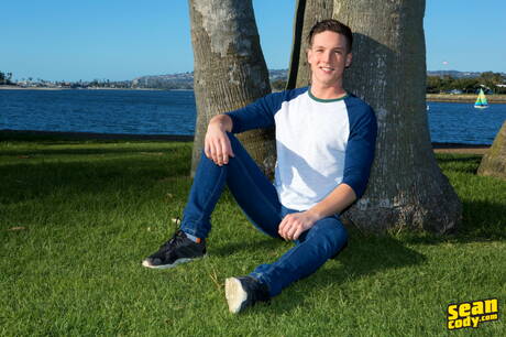 Beefcake Daniel and strongman Cole in hot anal sex outside