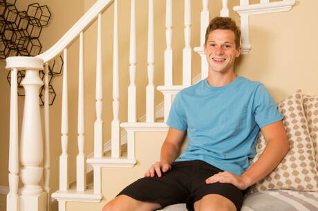 Beefy Jess and tough guy Robbie fuck ass after sucking dick outside