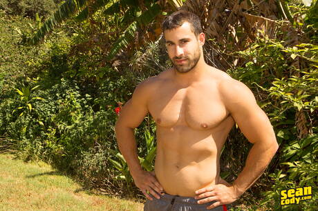 Superhengst Joe und Hengst Randy ficken nach dem Schwanzlutschen im Freien